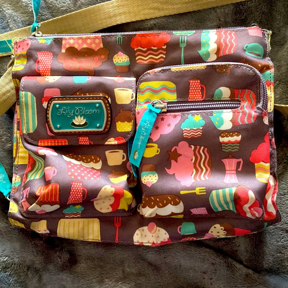 Lily bloom crossbody